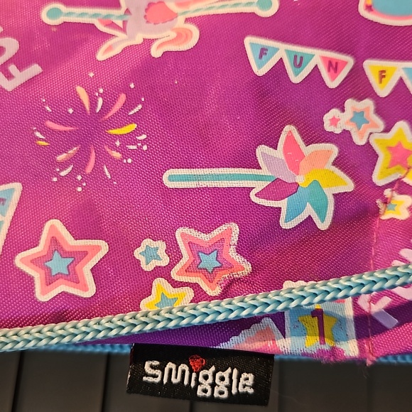 Smiggle preloved drawstring bag sport for school sports, swimming, football etc - Picture 8 of 17